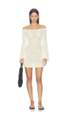 Devon Windsor Tabitha オフショルダーミニスリムドレス In Neutral