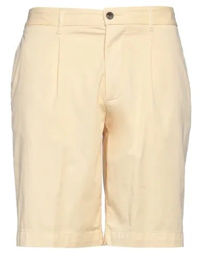 Devore Incipit Man Shorts & Bermuda Shorts Pastel Yellow Size 40 Cotton, Silk, Elastane