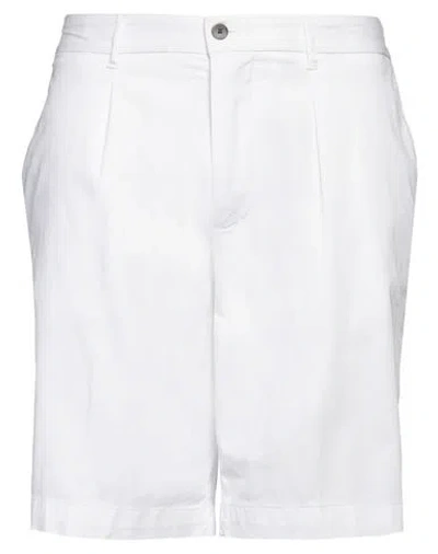 Devore Incipit Man Shorts & Bermuda Shorts White Size 36 Cotton, Silk, Elastane In White
