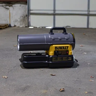 Dewalt 80000 Btu/h 2000 Sq Ft Forced Air Kerosene Portable Heater In Black