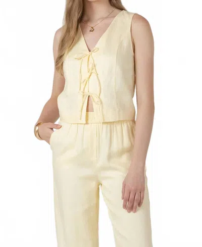 Dex Lemon Linen Tie Front Top In Yellow In Animal Print
