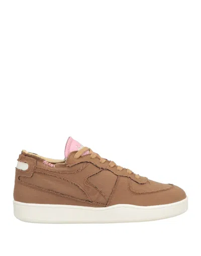 Diadora Sneakers In Beige