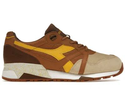 Pre-owned Diadora Men's  N9000 Ubiq Whiz Wit Sneakers In Brown/yellow