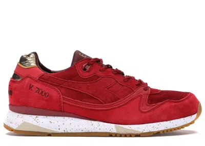 Pre-owned Diadora Men's  V7000 End Opera Sneakers In Tango Red/red Dahlia/gold In Multi