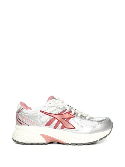 Diadora Mythos Star Logo-detail Sneakers In Silver