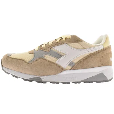 Diadora N902 Trainers Cream