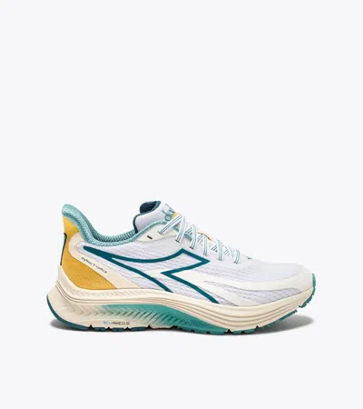 Diadora Women Mythos Blushield 9 Vortice Sneakers In White/whisper White