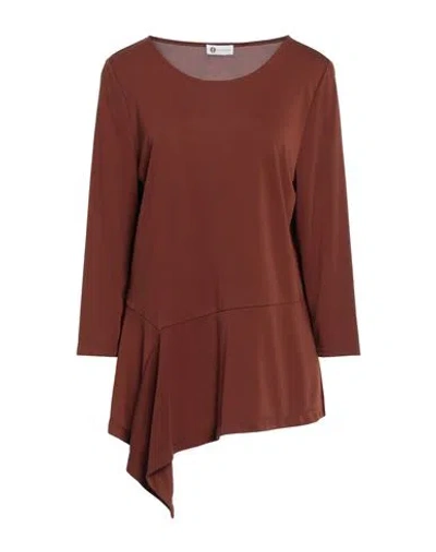 Diana Gallesi Woman T-shirt Brown Size 16 Polyester