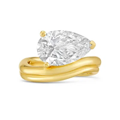 Diana M Jewels 18kt Yellow Gold Lab Grown 8.00 Ct Pear Cut Diamond Ring With A Wavy Band In Silver