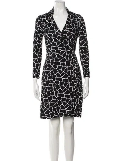 Pre-owned Diane Von Furstenberg Animal Print Robe In Black