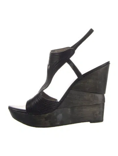 Pre-owned Diane Von Furstenberg Leather T-strap Pumps In Black