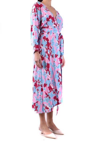 Diane Von Furstenberg V-neckline Long Sleeves Belted Waist Asymmetric Hem Floral Pattern In Multicolor