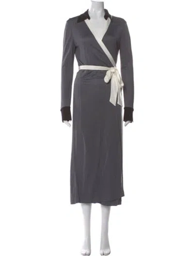 Pre-owned Diane Von Furstenberg Robe In Gray