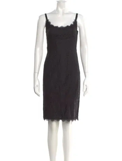 Pre-owned Diane Von Furstenberg Scoop Neck Knee-length Dress In Black