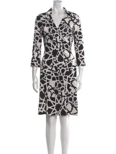 Pre-owned Diane Von Furstenberg Silk Knee-length Dress