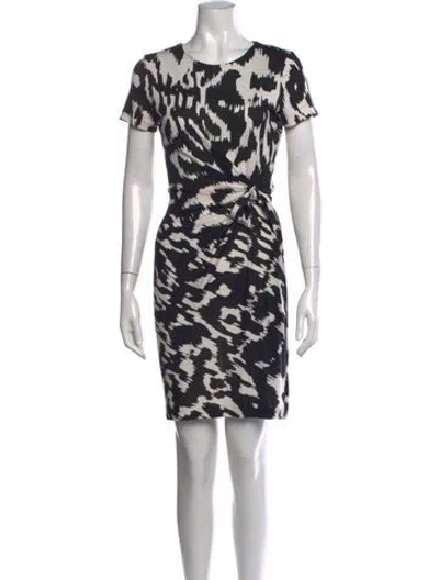 Pre-owned Diane Von Furstenberg Silk Knee-length Dress