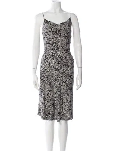 Pre-owned Diane Von Furstenberg Silk Knee-length Dress In Black
