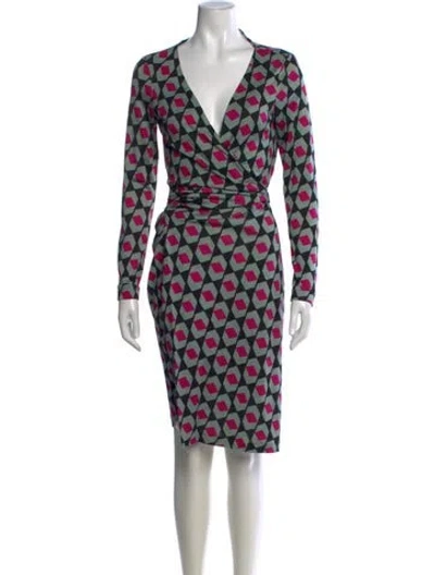 Pre-owned Diane Von Furstenberg Silk Knee-length Dress In Green