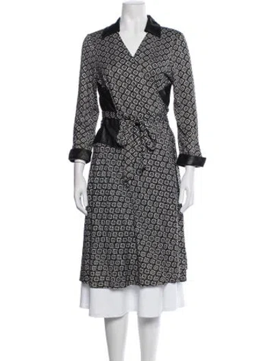 Pre-owned Diane Von Furstenberg Silk Printed Robe In Black