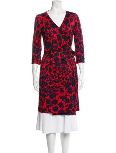 Pre-owned Diane Von Furstenberg Silk Printed Robe In Red