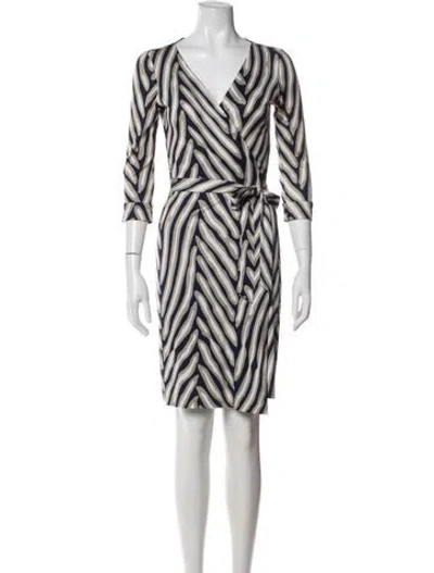 Pre-owned Diane Von Furstenberg Silk Striped Lounge Set In Neutral