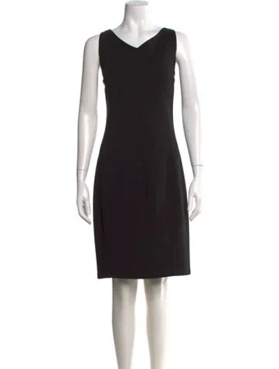 Pre-owned Diane Von Furstenberg V-neck Knee-length Dress In Black