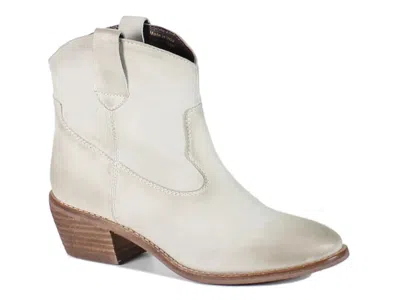 Diba True Outta Town Bootie In White