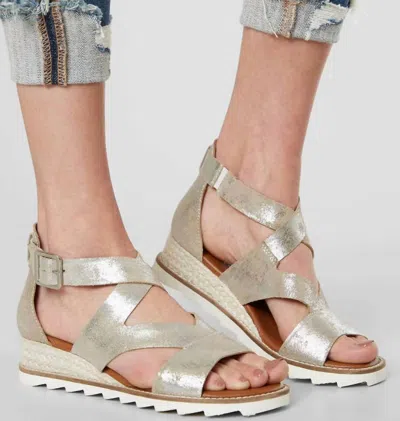 Diba True Qu Aint Sandal In Gold