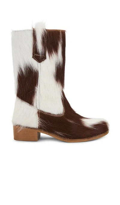 Dico Copenhagen Julia Fur Gaucho Boot In Brown