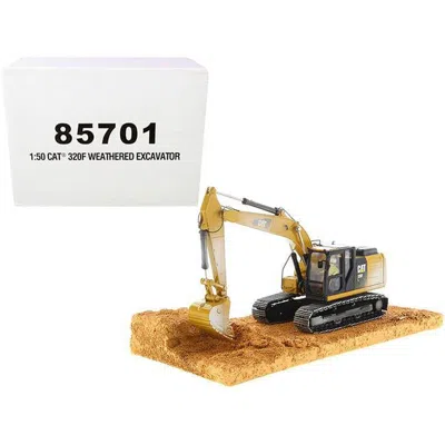 Diecast Masters Cat Caterpillar 320f Weathered Tracked Excavator With Operator Weathered Series 1-50 Diecast Model C