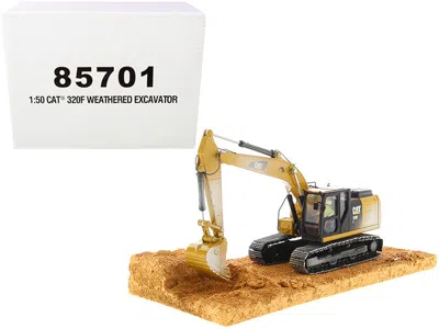 Diecast Masters Cat Caterpillar 320f Weathered Tracked Excavator With Operator "weathered Series" 1/50 Diecast Model