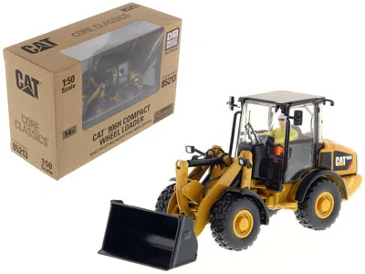 Diecast Masters Cat Caterpillar 906h Compact Wheel Loader With Operator "core Classics Series" 1/50 Diecast Model By