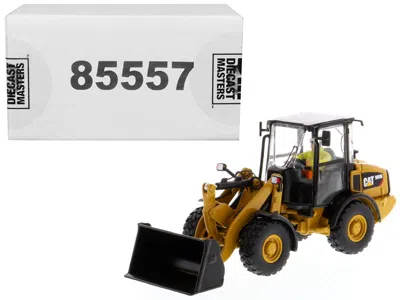 Diecast Masters Cat Caterpillar 906m Compact Wheel Loader With Operator "high Line Series" 1/50 Diecast Model By Die
