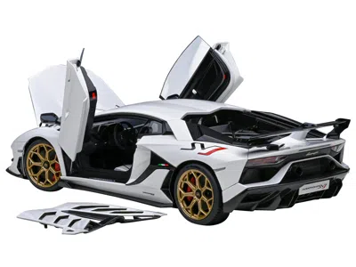 Diecast Model Autoart Lamborghini Aventador Svj Bianco Asopo Pearl White With Gold Wheels 1/18 Model Car By Autoart