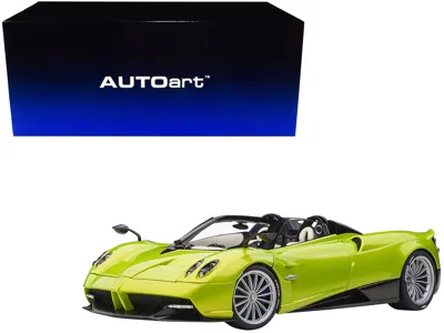 Diecast Model Autoart Pagani Huayra Roadster Verde Firenze Green Metallic And Carbon With Luggage Set 1/18 Model Car By Au