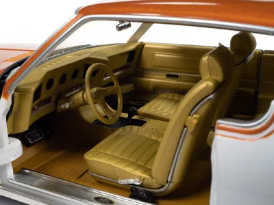 Diecast Model Autoworld 1969 Pontiac Royal Bobcat Grand Prix Model J Cameo White With Firefrost Gold Hood And Top With Gold  In Orange