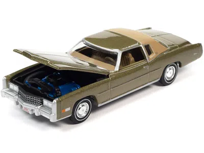 Diecast Model Autoworld 1975 Cadillac Eldorado Tarragon Gold Metallic With Rear Section Of Roof Sandalwood Tan "luxury Cruis In Green