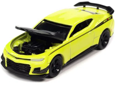 Diecast Model Autoworld 2019 Chevrolet Camaro Nickey Zl1 1le Shock Yellow With Matt Black Hood And Stripes "modern Muscle" L In Pink