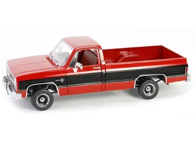 GREENLIGHT Chevrolet K10 Scottsdale 1984 – 1/18, Rouge, Neuve Sous Boîte