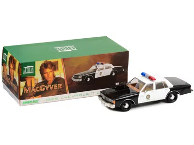 Diecast Model Greenlight 1986 Chevrolet Caprice Black And White Lapd (los Angeles Police Department) "macgyver" (1985-1992) T