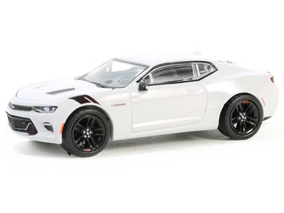 Diecast Model Greenlight 2018 Chevrolet Camaro Ss Redline Edition Silver Ice Metallic "greenlight Muscle" Series 28 1/64 Diec In White