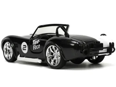 Diecast Model Jada 1965 Shelby Cobra 427 S/c #2 Black Metallic And White And Harvey Two-face Diecast Figure "batman" "h