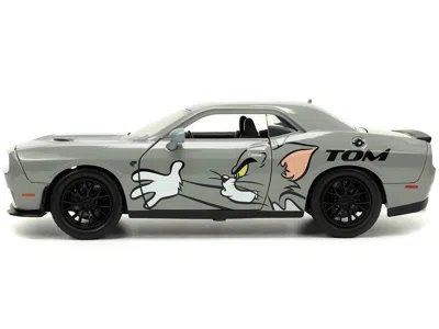 Diecast Model Jada 2015 Dodge Challenger Hellcat Gray With "tom" Graphics And Jerry Diecast Figure "tom And Jerry" "hol