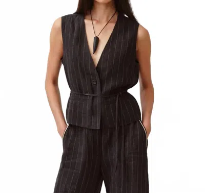 Diega Gapio Vest In Black And Ecru In Multi