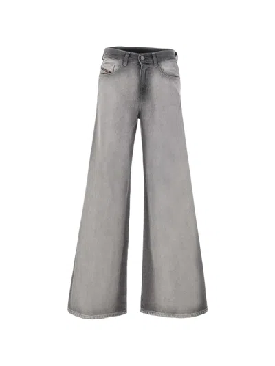 Diesel 1978 D-akemi Wide-leg Jeans In Gray