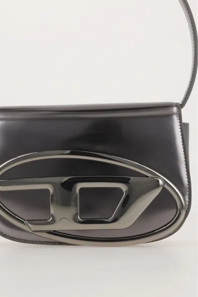 Diesel 1dr Silver-tone Shoulder Bag With Oval D Patch In Lamintaed Leather Woman In Gray