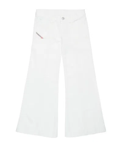 Diesel D-akii Flared-leg Jeans In White