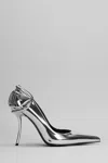 Diesel D-ten & Half-metallic Pumps With Curved Heel In Silver