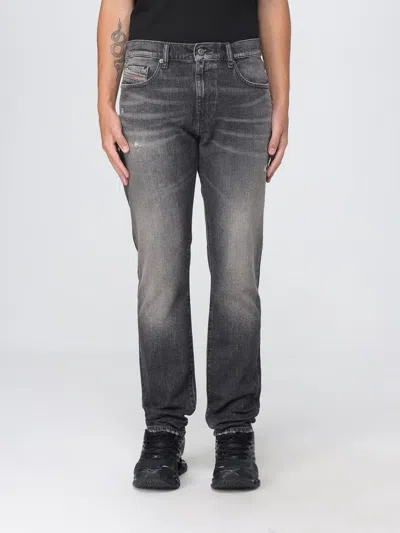 Diesel D-strukt Logo-patch Five-pocket Jeans In Gray