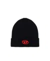 Diesel Logo-embroidered Ribbed-knit Beanie In Black